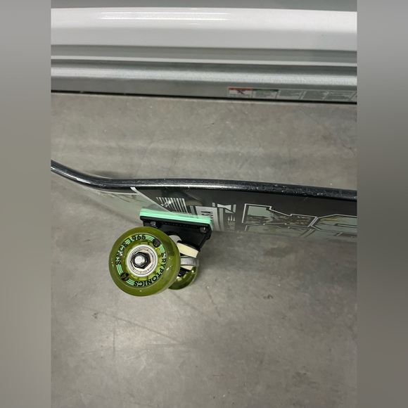 Green and Black Skateboard - Picture 3 of 5
